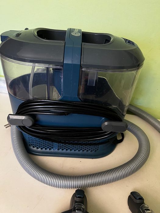 Odkurzacz do czyszczenia tapicerki i plam