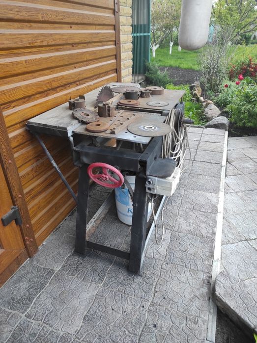 Строгально фуговальний,розпиловочний станок