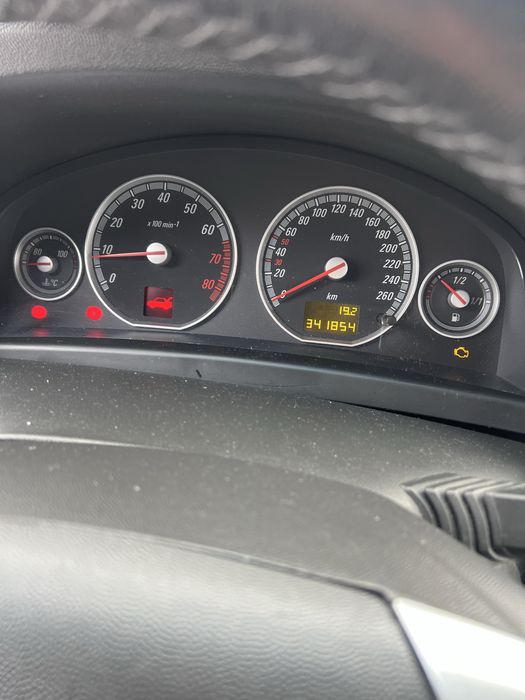 Продаю свій автомобіль Опель вектра С