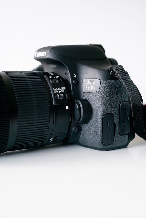 Canon EOS 750D + EF-S 18-135 f/3.5-5.6 IS