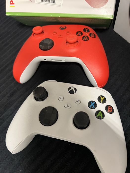 Xbox  Series  S , dwa pady ,konsola