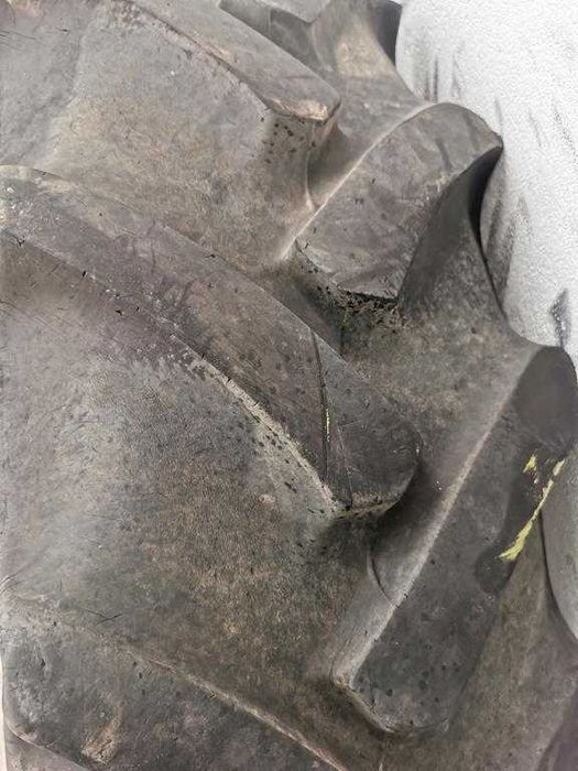 2 Koła rolnicze, wąskie uprawowe 12,4R32