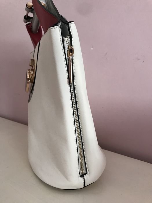 Mala de Mão de Mulher