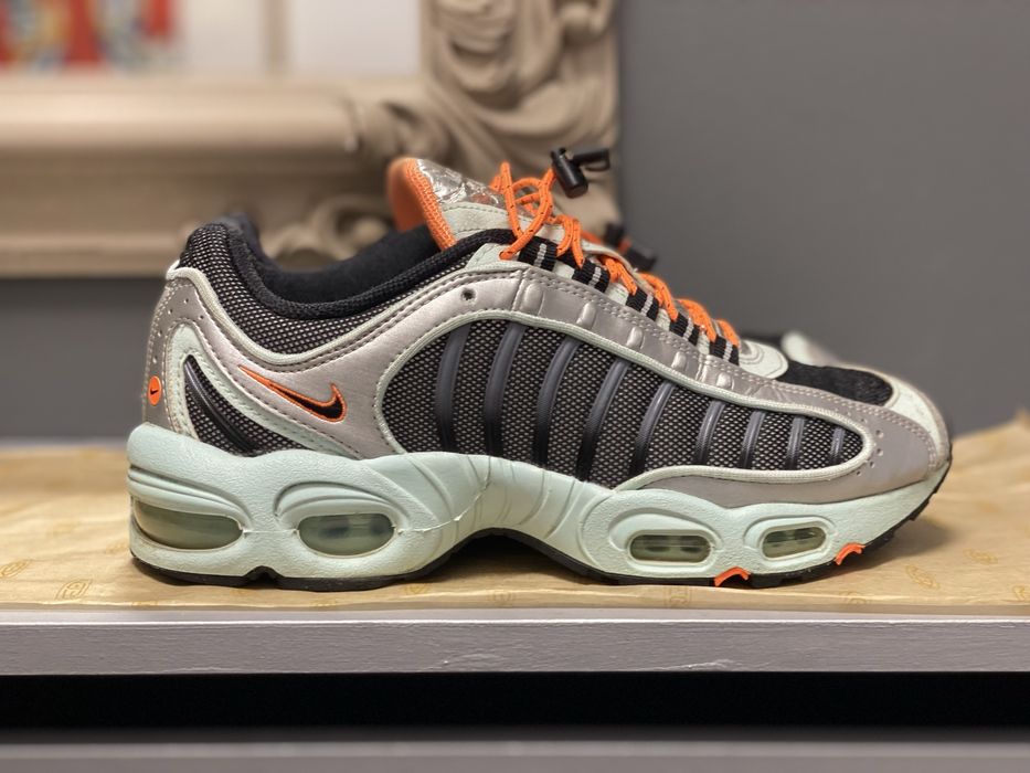 Nike Buty damskie AIR MAX TAILWIND 4 r. 38,5