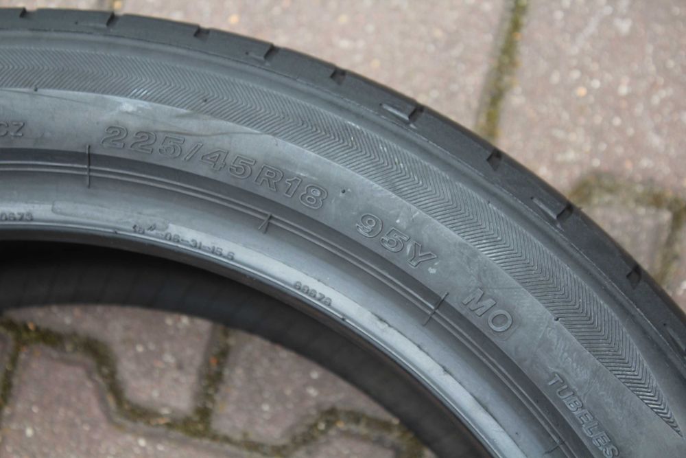 225 45 R18 Bridgestone Potenza S001