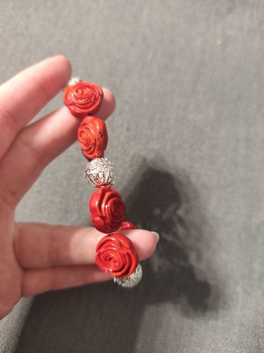 Handmade bransoletka na gumce róże
