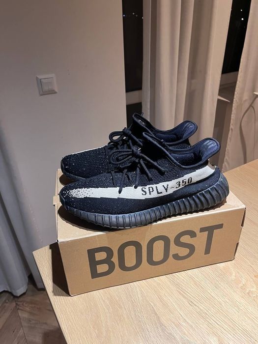 yeezy boost 350 v2 oreo box (9M)  Breaking Grail this model was re Yeezy Boost 350 V2 Core
