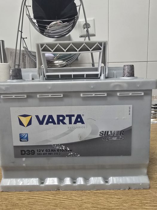 Bateria de carro varta D39 nova