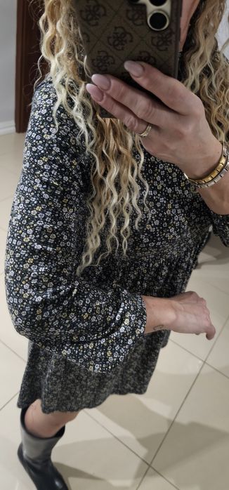 Krótka sukienka  w drobne kwiatki