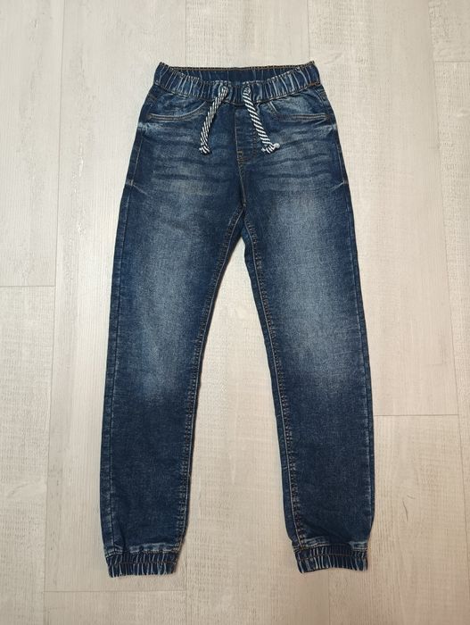 Spodnie jeansy 140/146