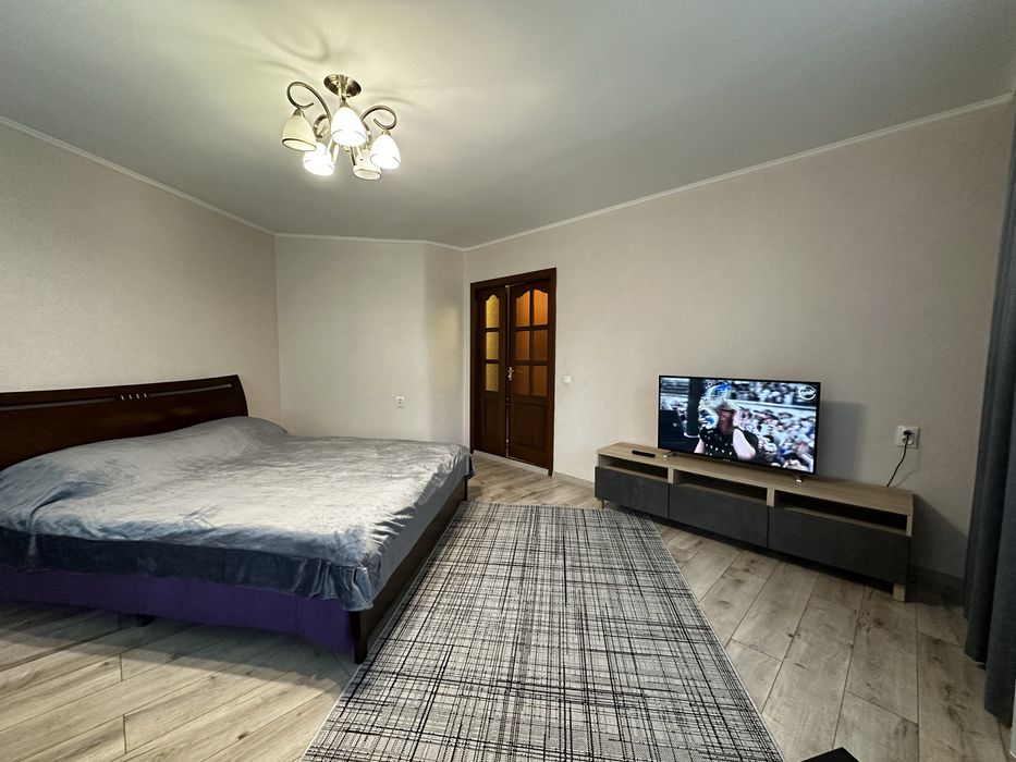 2-км квартира цент оренда погодинно, подобово, потижнево