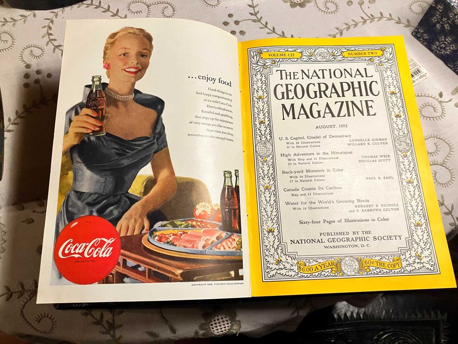 Coleção completa National Geographic encadernada.