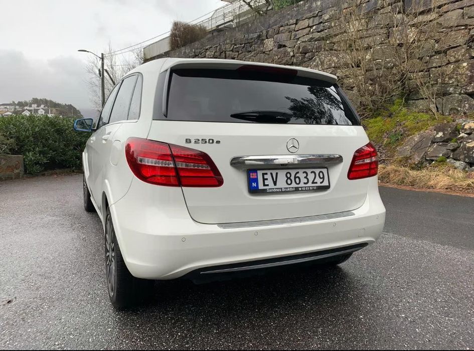 Mercedes B250-e 2016 року з Європи