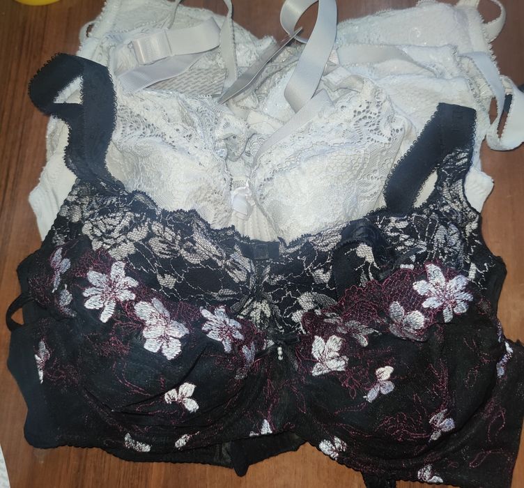 Бюстгальтери звичайні та ДІОРЕЛЛА