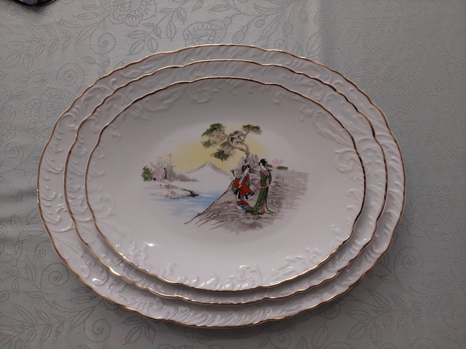 73 peças Conjunto loiça da china com bordado a ouro SPAL (porcelanas P