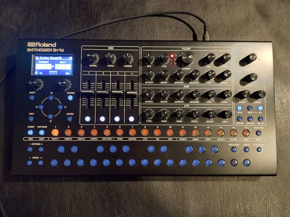 Roland SH-4d / syntezator prawie jak nowy