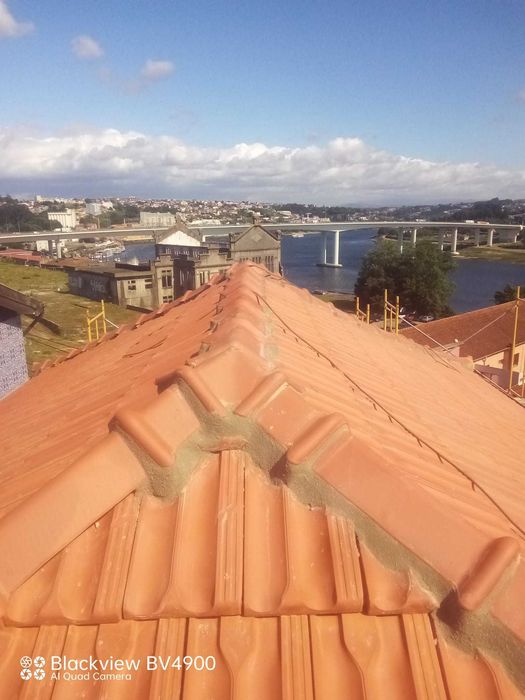 Construção e Reparação de Telhados