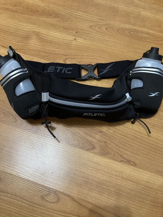 Сумка для бега Fitletic Ultimate i Running Belt черная + две бутылки.