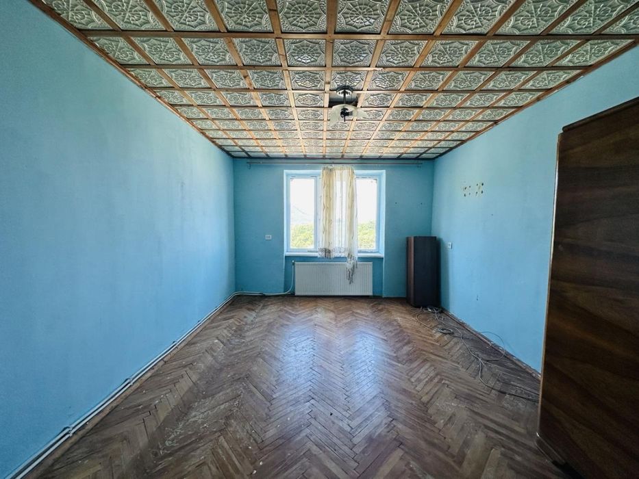 Продається 2 кімнатна квартира у м. Хуст