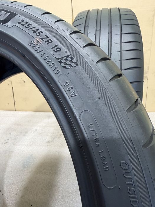 Michelin Pilot Sport4 225/45/19 szt 2 rok 2017, bieżnik 6 mm