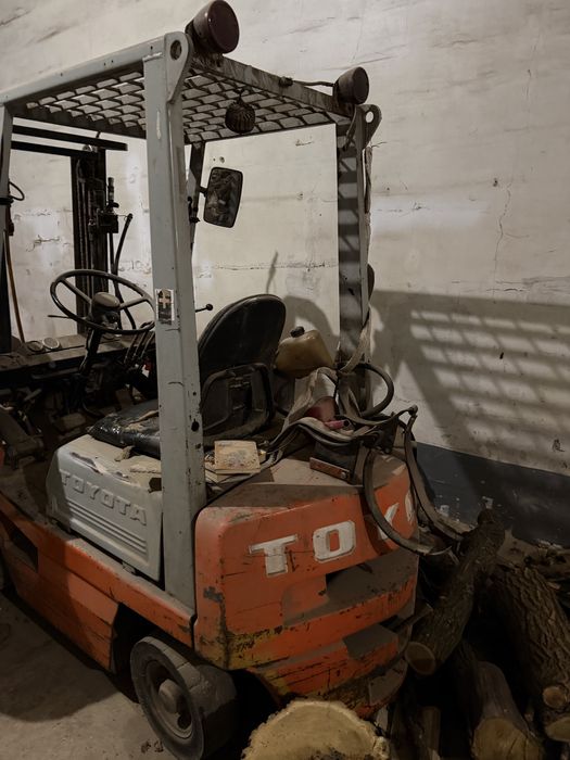 Погрузчик Toyota