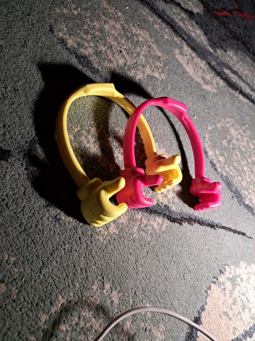 Універсальна підставка під телефон.