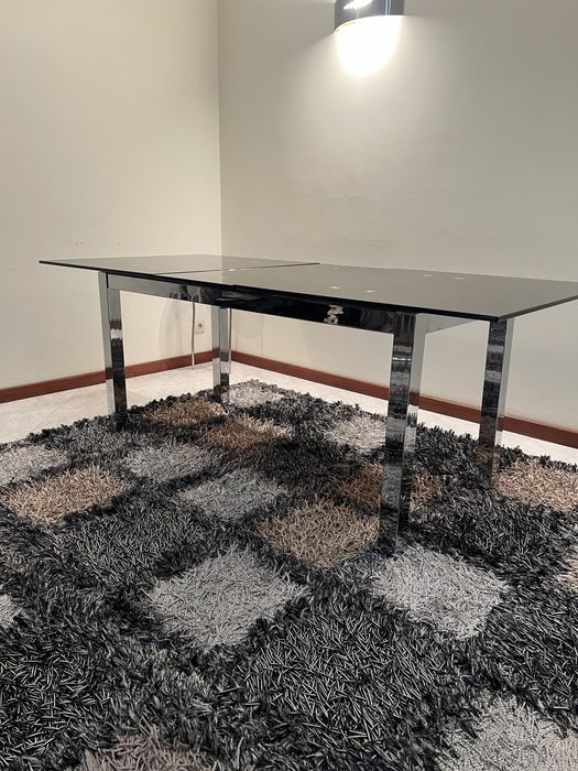 Mesa de jantar em vidro