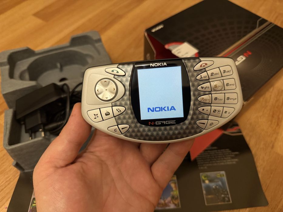 Nokia N-Gage Classic з коробкою