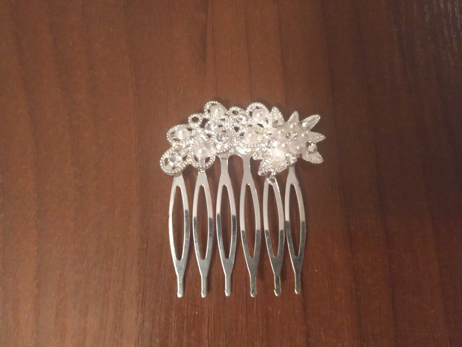 Ozdoby ślubne do włosów