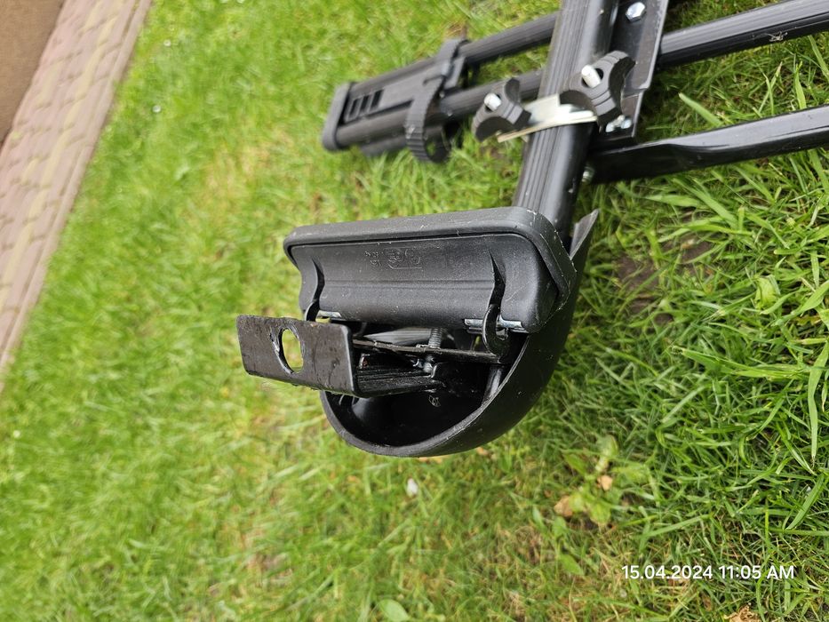 Uniwersalny bagażnik na rowery komplet stan bardzo dobry