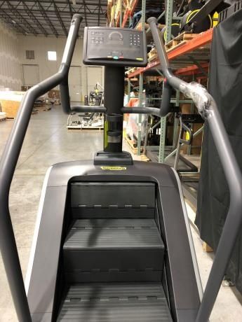 Сходи степпер, тренажер Technogym Climb Artis LED 1000