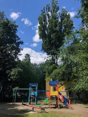 Продам 3кімн.квартиру Коновальця Євгена, 35  63 кв.м   ст.М"Печерська"