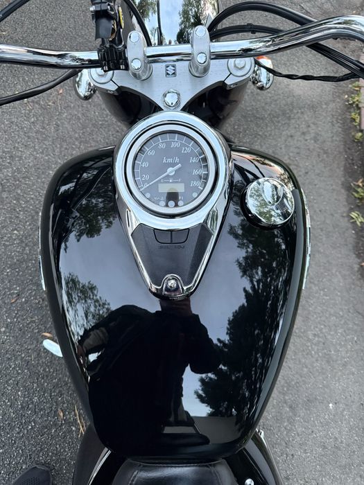 Suzuki Intruder C 800