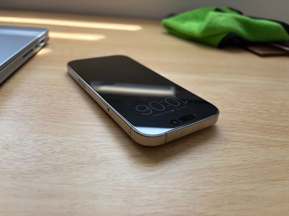 Apple iPhone 16 Pro 256Gb Natural Titanium eSim