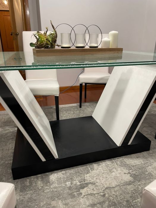 Mesa de Vidro com Cadeiras