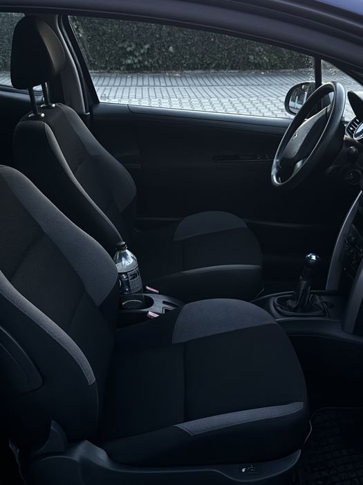 Peugeot 207 KLIMA OC na rok !!
