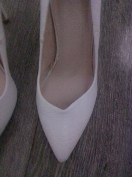 Sapatos Bershka brancos n 38