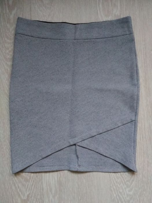 Spódnica wąska rozciągliwa krótka szara