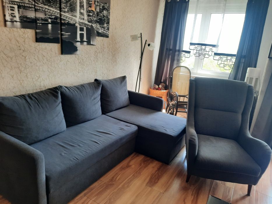 Kanapa rogowa fotel uszak + stół z czterema krzesłami