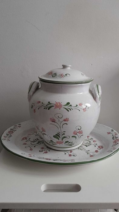 Antiguidades/Decoração  - pote e travessa em loiça.