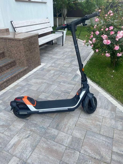 Електросамокат Segway Ninebot P65
