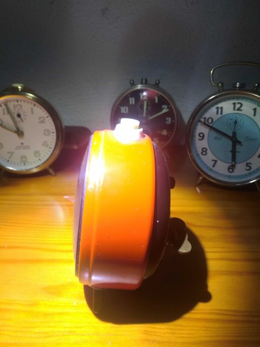 Relógio despertador antigo anos setenta