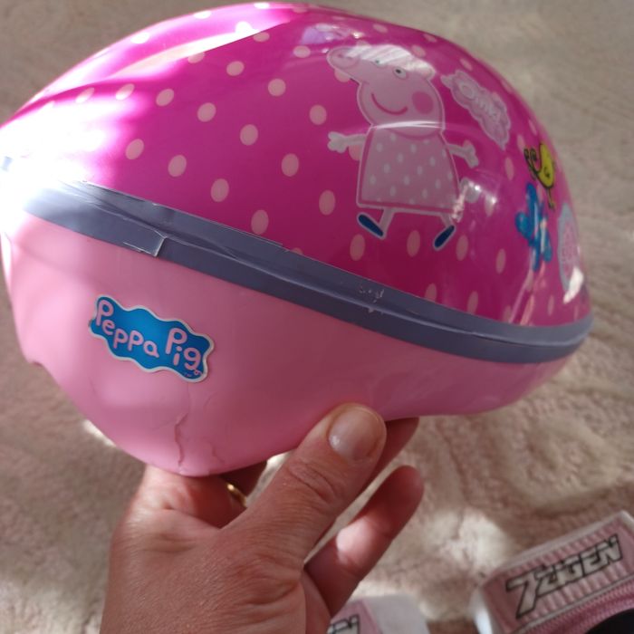 Zestaw ochraniaczy /gratis kask świnka Pepa 48-52 cm