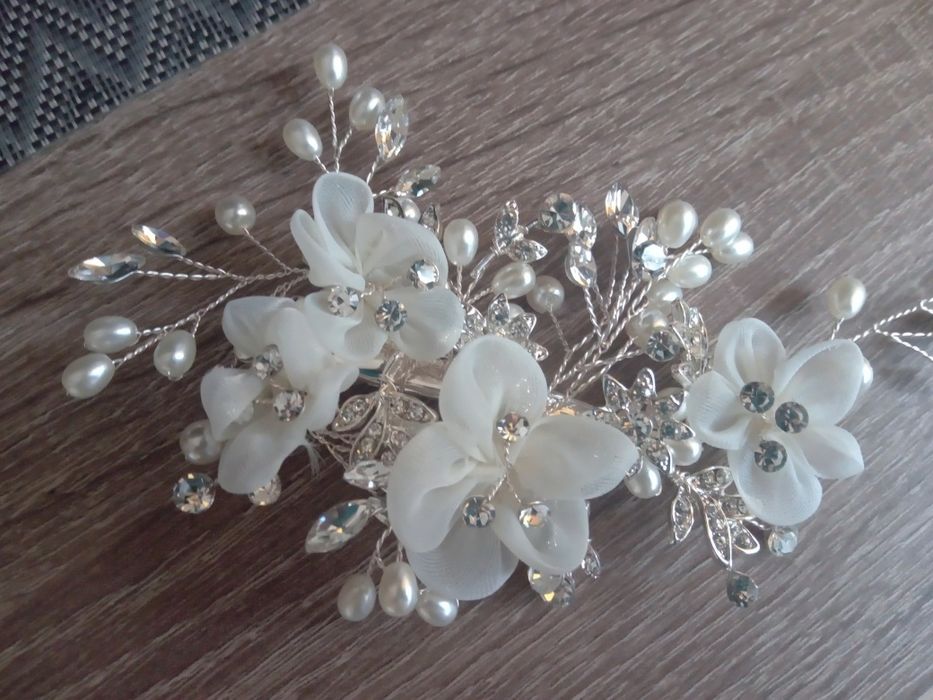 Nowa  ślubna ozdoba do włosów
