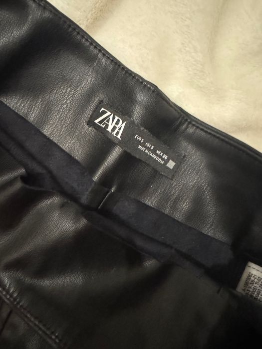 Шорти Zara кожані