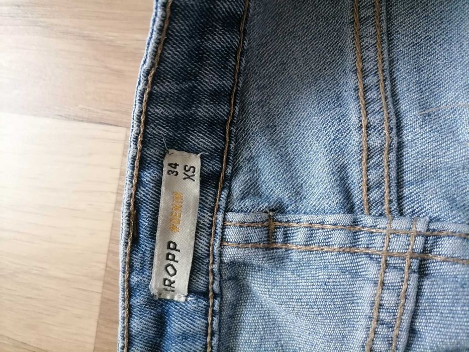 Spodnie jeansowe cropp xs