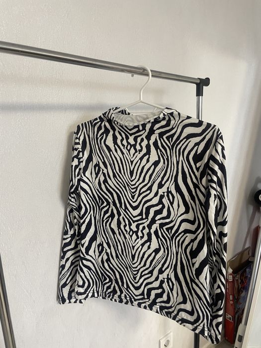 Красивий гольф у стилі зебри