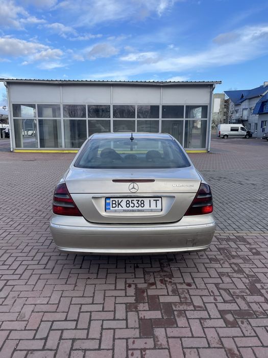 Mercedes-Benz w211 2.7