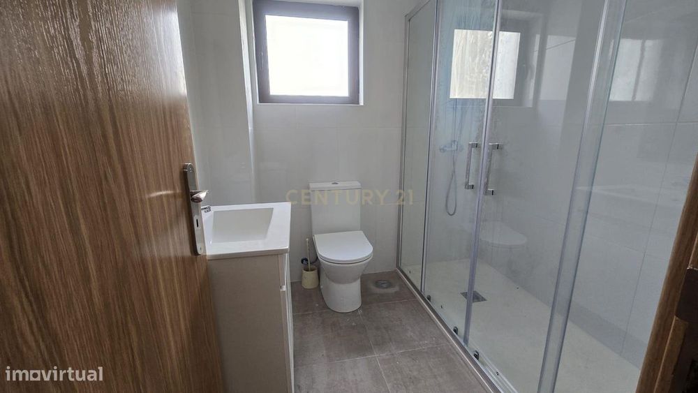 Apartamento T4 para Arrendamento – Bairro do Liceu, Setúbal Totalmente