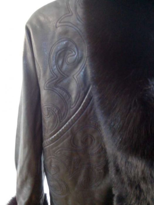 Sam Rone - Casaco em pele e com pelo